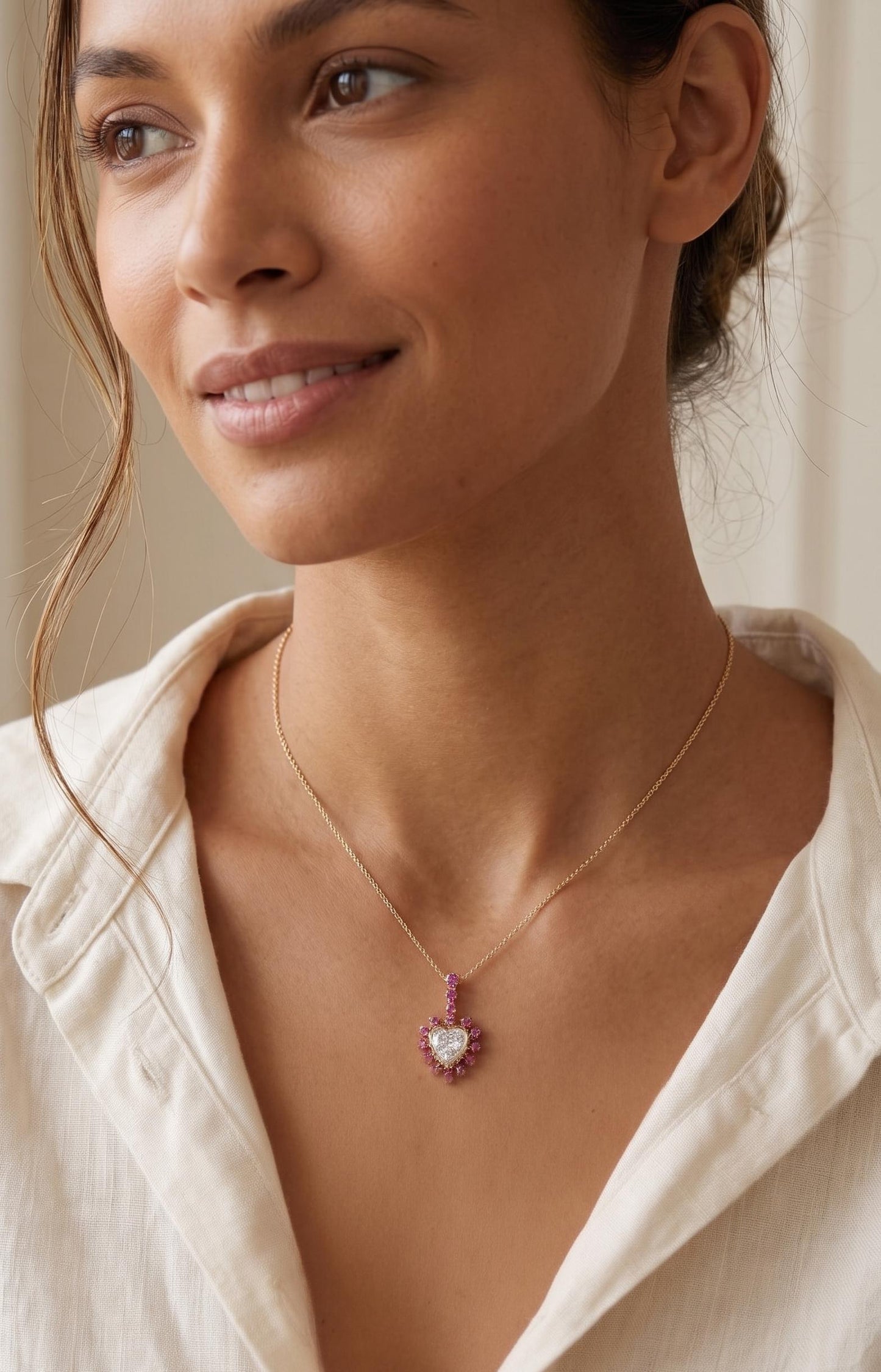 Collier cœur en saphir rose et diamants ronds, or jaune 14 carats, pendentif minimaliste, pierre précieuse, pendentif cœur pour femme, cadeau spécial pour elle. Moissanite engagement ring in Gold or Platinum — custom handcrafted by Forever For Love