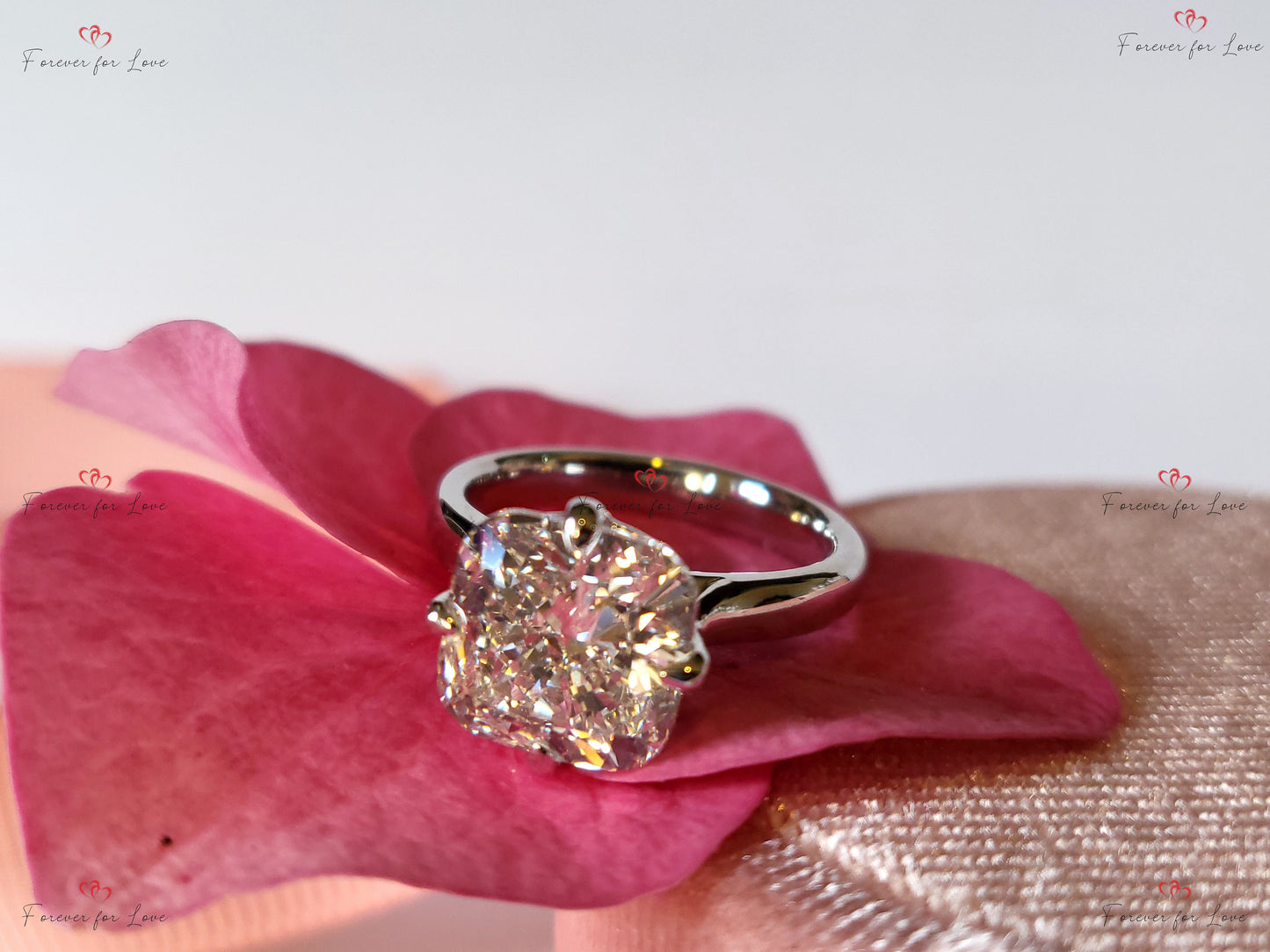 4 Karat IGI zertifizierter Kissen-Labor-Diamant Verlobungsring mit verstecktem Halo Cushion cut Moissanite engagement ring in 935 Argentium Silber — custom handcrafted by Forever For Love