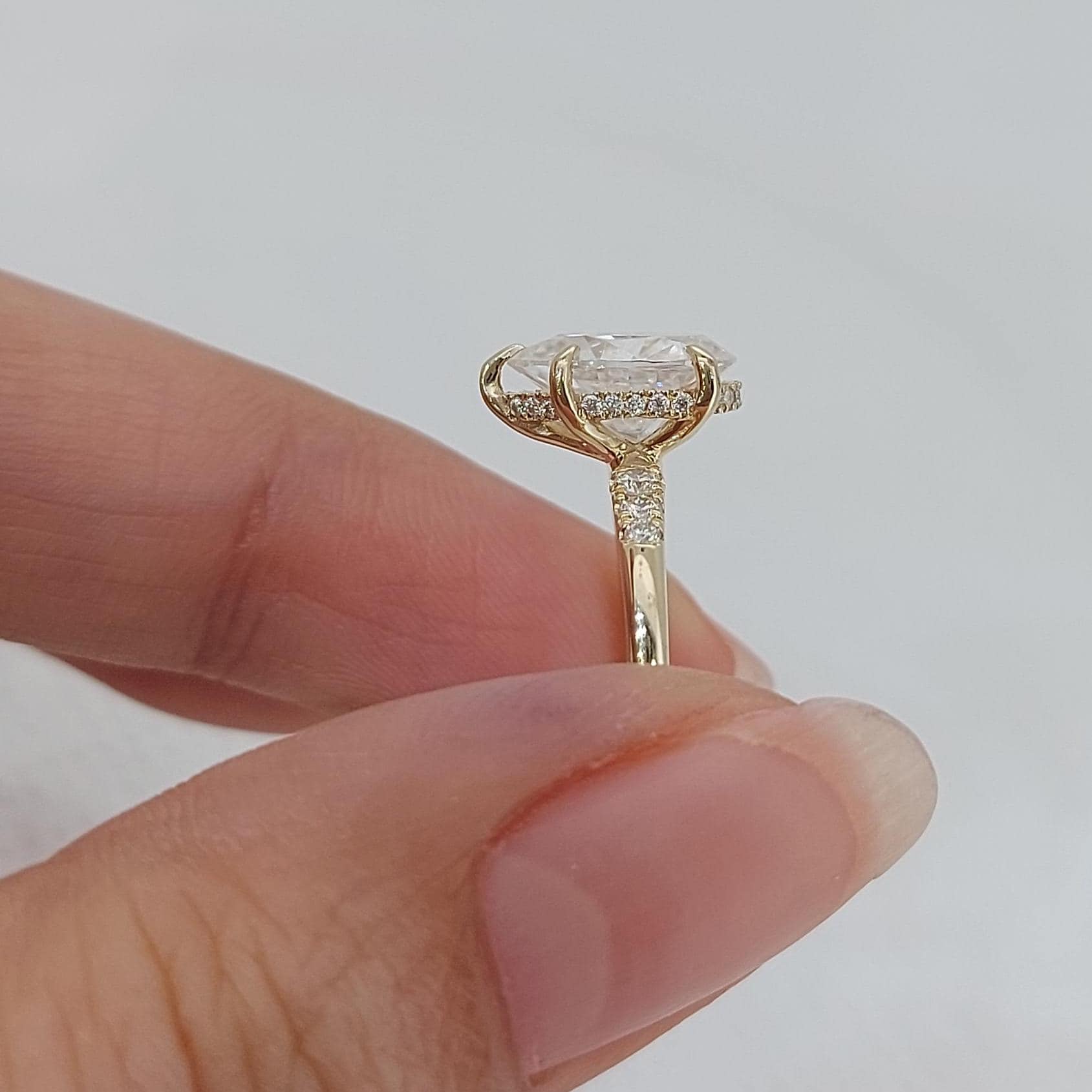 Pear Cut Engagement Ring, 2 CT Moissanite Engagement in Solid Gold,, Elongated Pear Engagement Ring, Modern Engagement Ring.