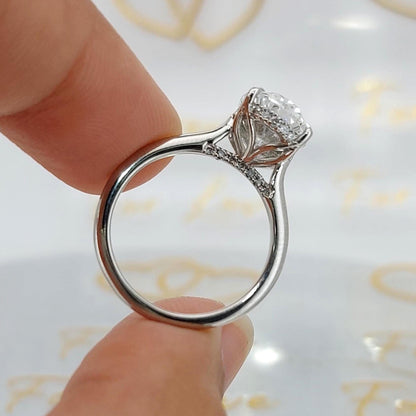 3.1 Ct IGI Certified Oval Lab Diamond Solitaire Engagement Ring