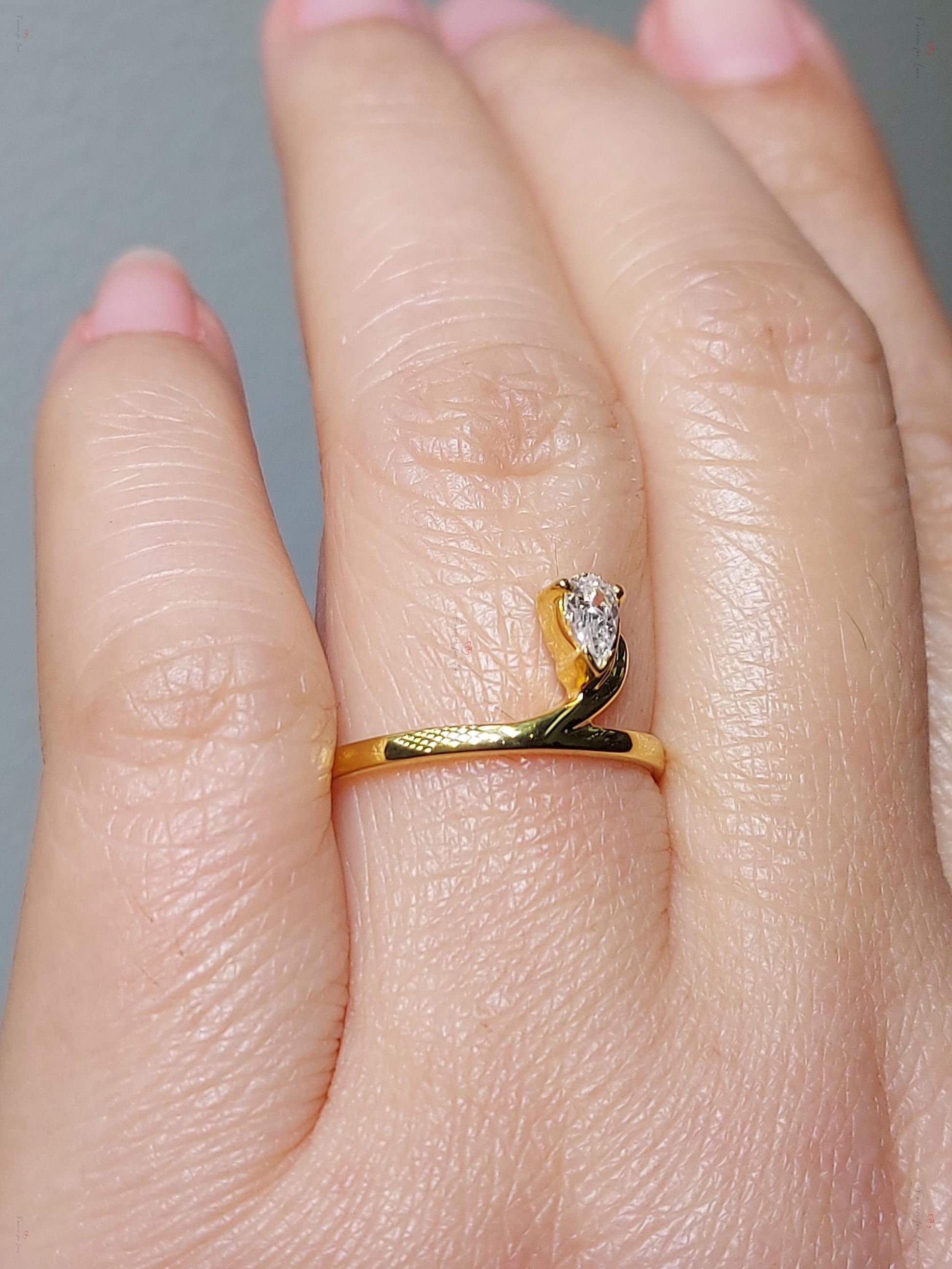 1.5 Ct IGI Certified Pear Lab Diamond Engagement Ring