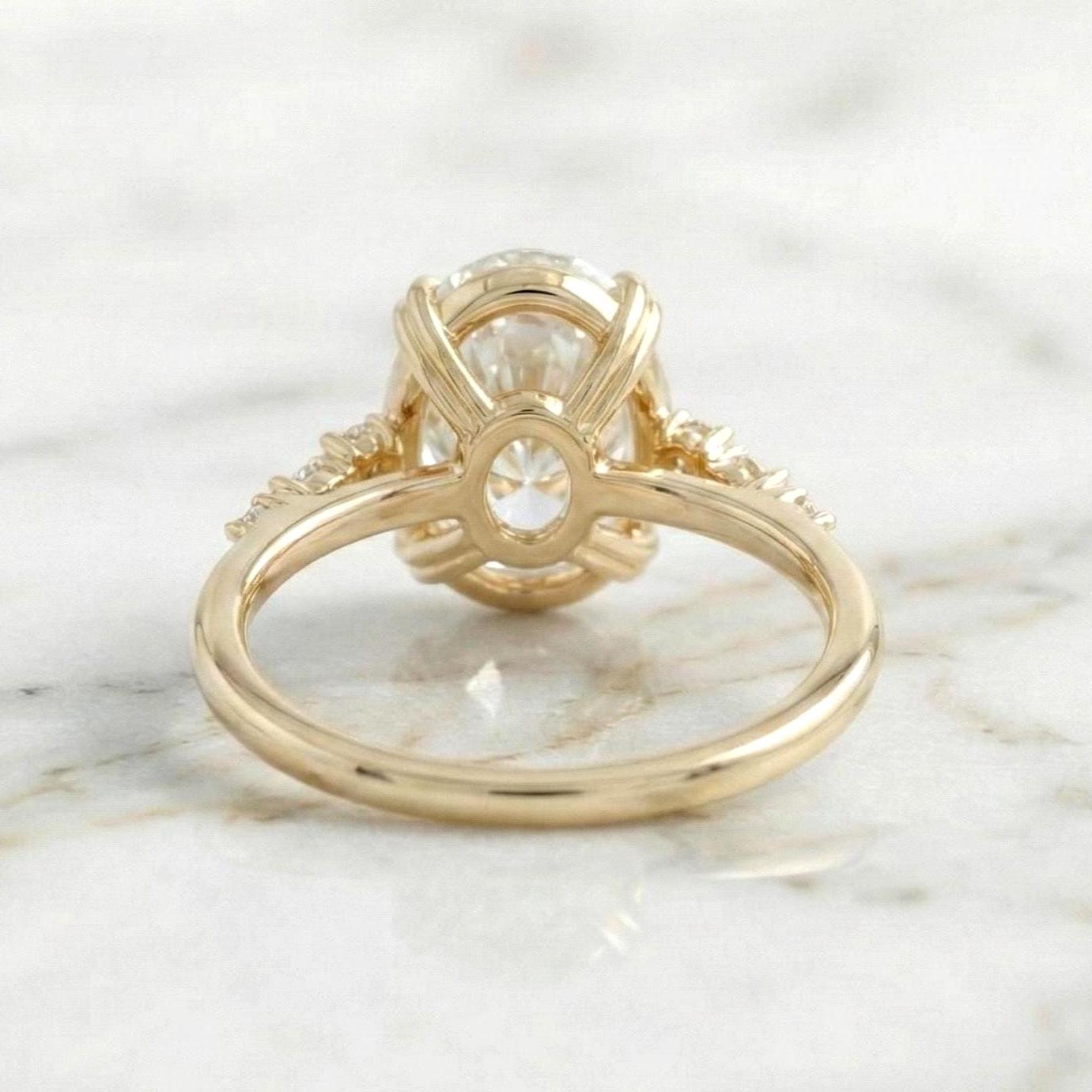 4.5 Ct IGI Certified Oval Lab Diamond Band