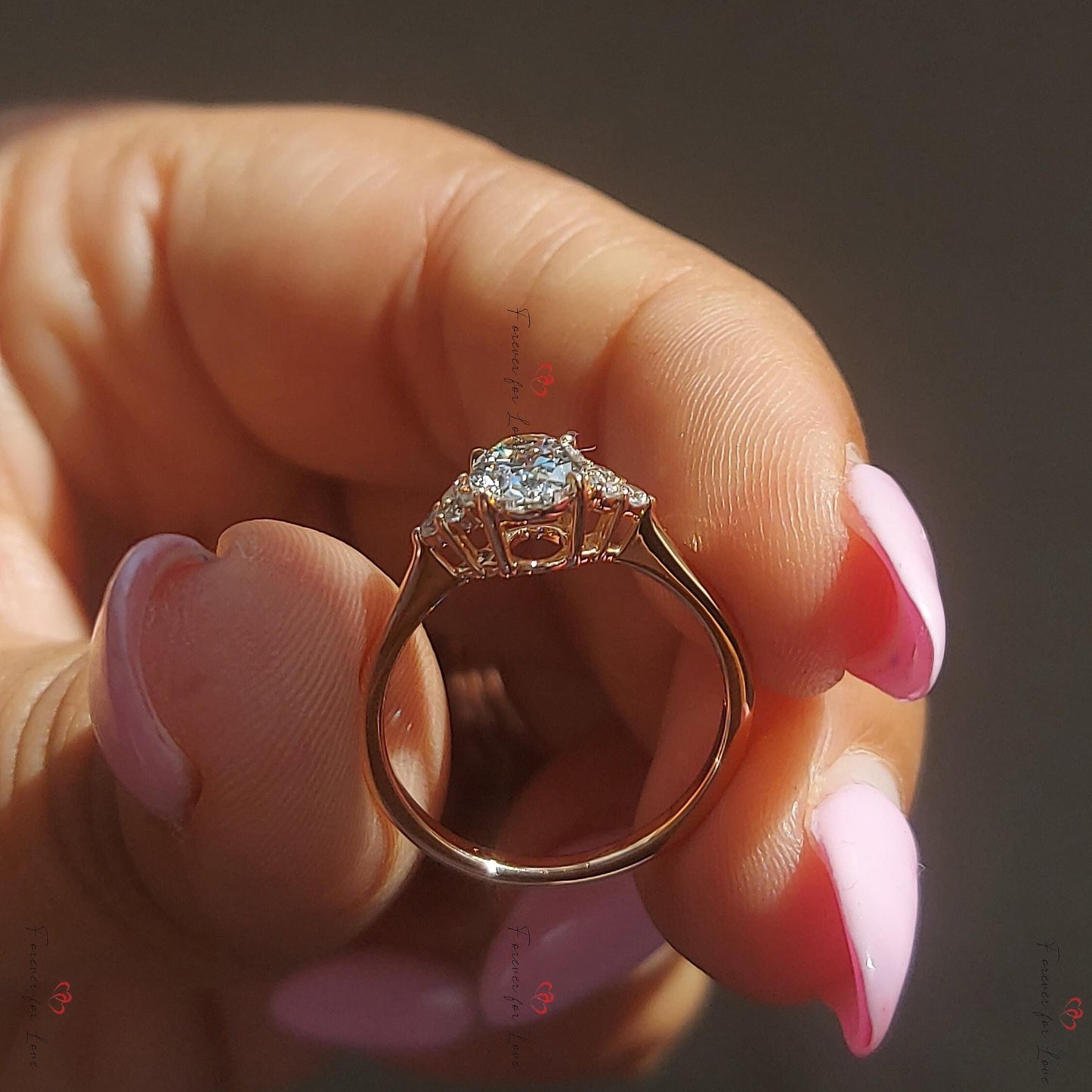 1,5 Karat ovaler Diamant-Verlobungsring Oval cut Moissanite engagement ring in 935 Argentium Silber — custom handcrafted by Forever For Love