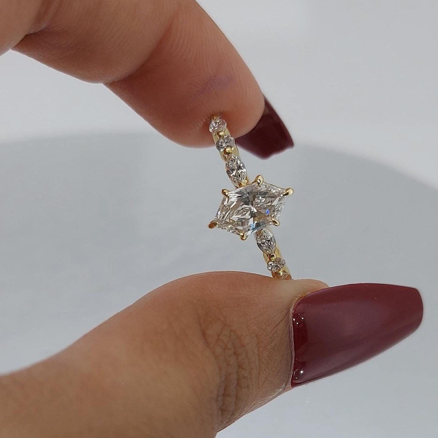 1 Karat Holländischer Marquise-Schliff IGI zertifizierter Labor-Diamant Seiten-Marquise-Ring, Einzigartiger Versprechensring für Sie Marquise cut Moissanite engagement ring in 935er Argentium Silber — custom handcrafted by Forever For Love