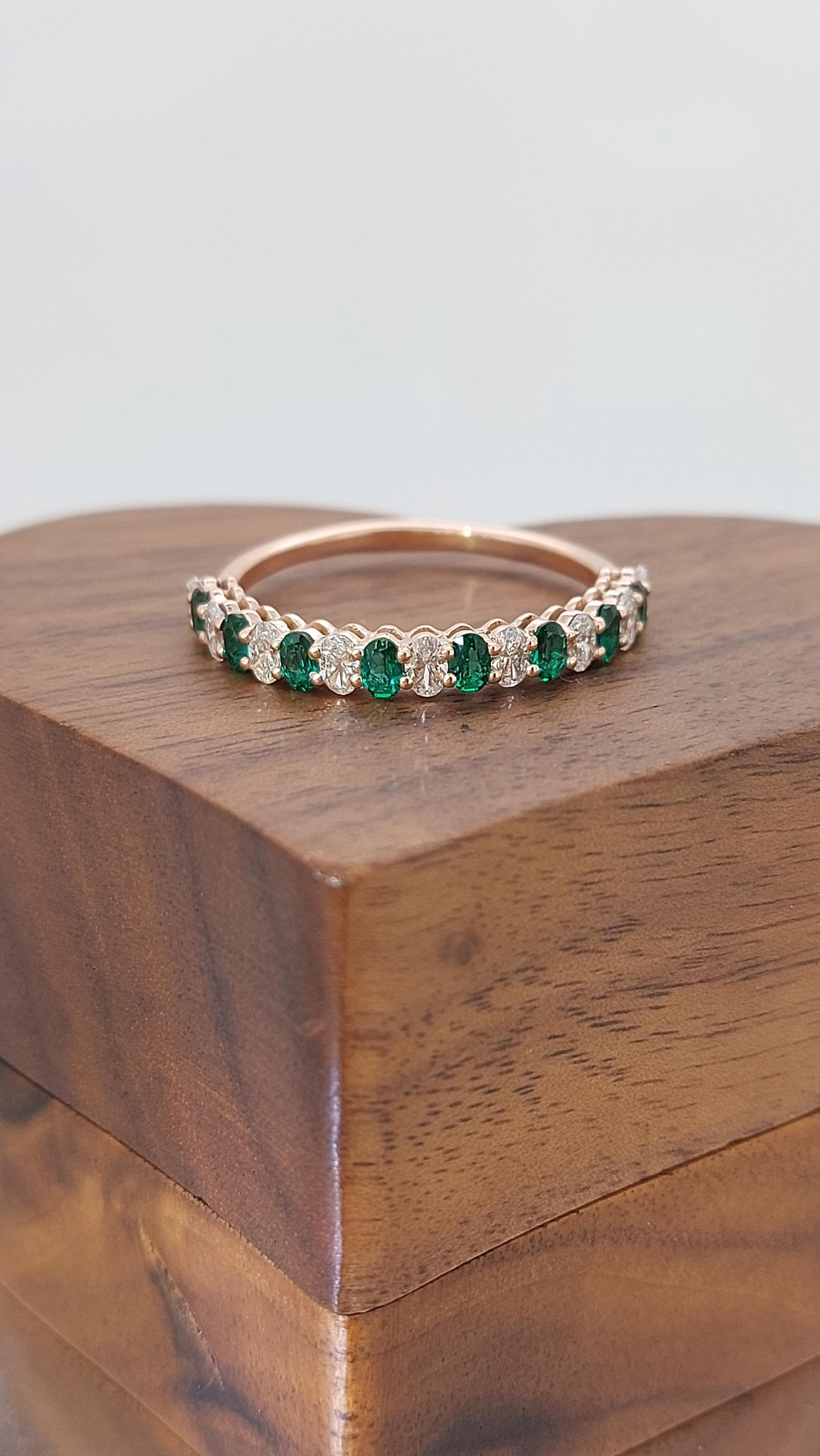 Oval Diamond, Emerald Half Eternity Band