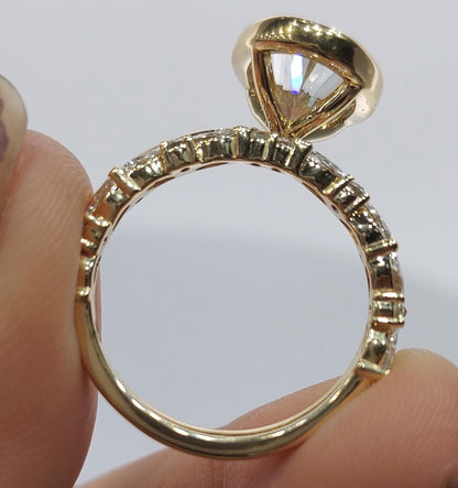 3.1 Ct Oval Lab Diamond Engagement Ring