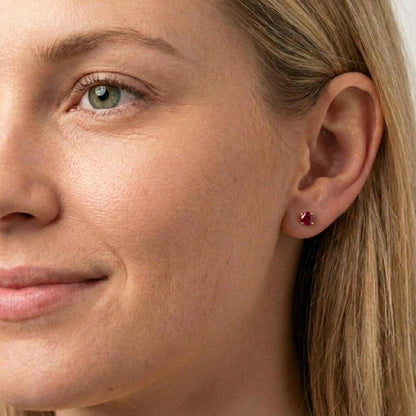 Natürliche Rubin Ohrstecker, runde Rubin Ohrstecker, 14k Gold Ohrstecker, 5MM runde Rubin Ohrringe / Geschenk für Mama