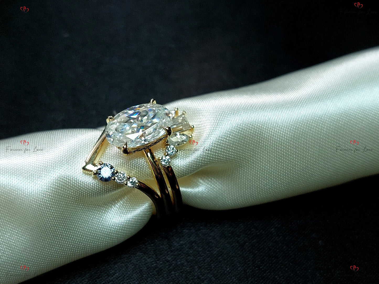 Baguette-Moissanit-Verlobungsring Baguette cut Moissanite engagement ring in 935 Argentium Silber — custom handcrafted by Forever For Love