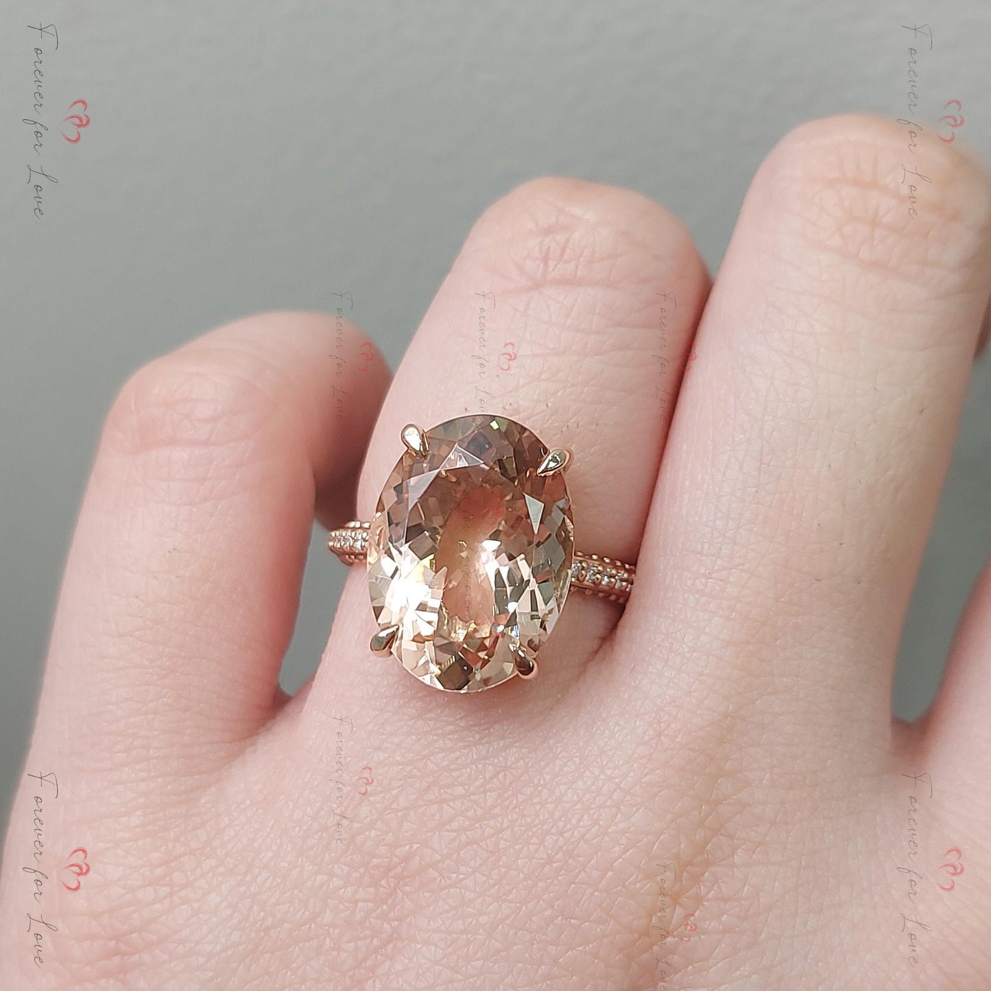9 Karat ovaler Morganit-Verlobungsring mit verstecktem Halo Oval cut Moissanite engagement ring in Gold or Platinum — custom handcrafted by Forever For Love