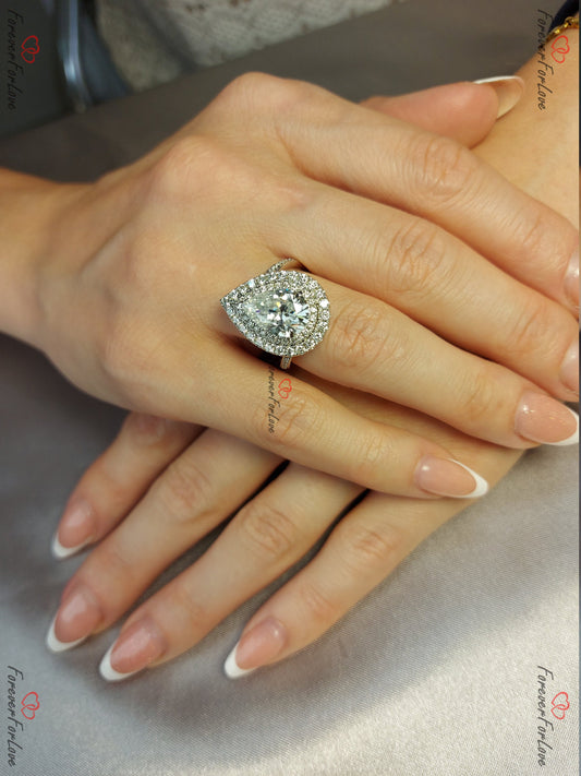 3.5 Ct Pear Moissanite Halo Engagement Ring
