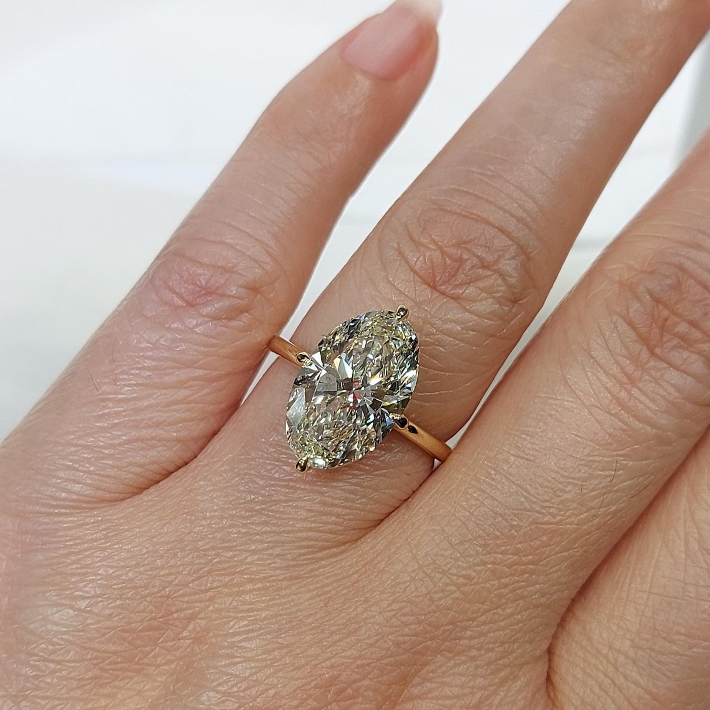 5 Karat IGI zertifizierter Oval Labor-Diamant Verlobungsring Oval cut Moissanite engagement ring in 935 Argentium Silber — custom handcrafted by Forever For Love