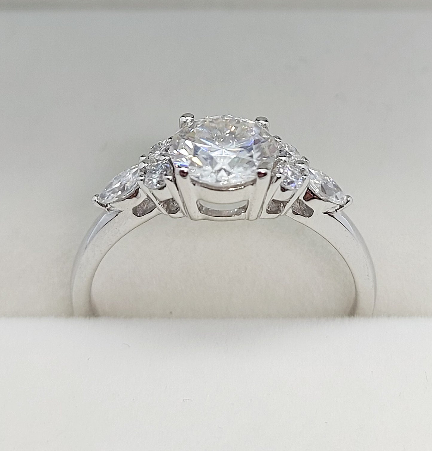 Bague de fiançailles trois pierres à diamant naturel taille marquise Marquise cut Moissanite engagement ring in Gold or Platinum — custom handcrafted by Forever For Love