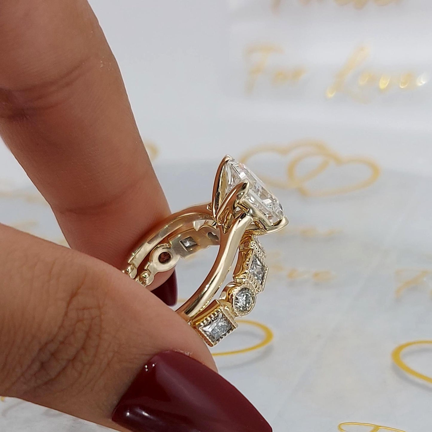 Alliance de mariage avec diamants de laboratoire princesse certifiés IGI de 5 carats Princess cut Moissanite Taille Brillant engagement ring in Gold or Platinum — custom handcrafted by Forever For Love
