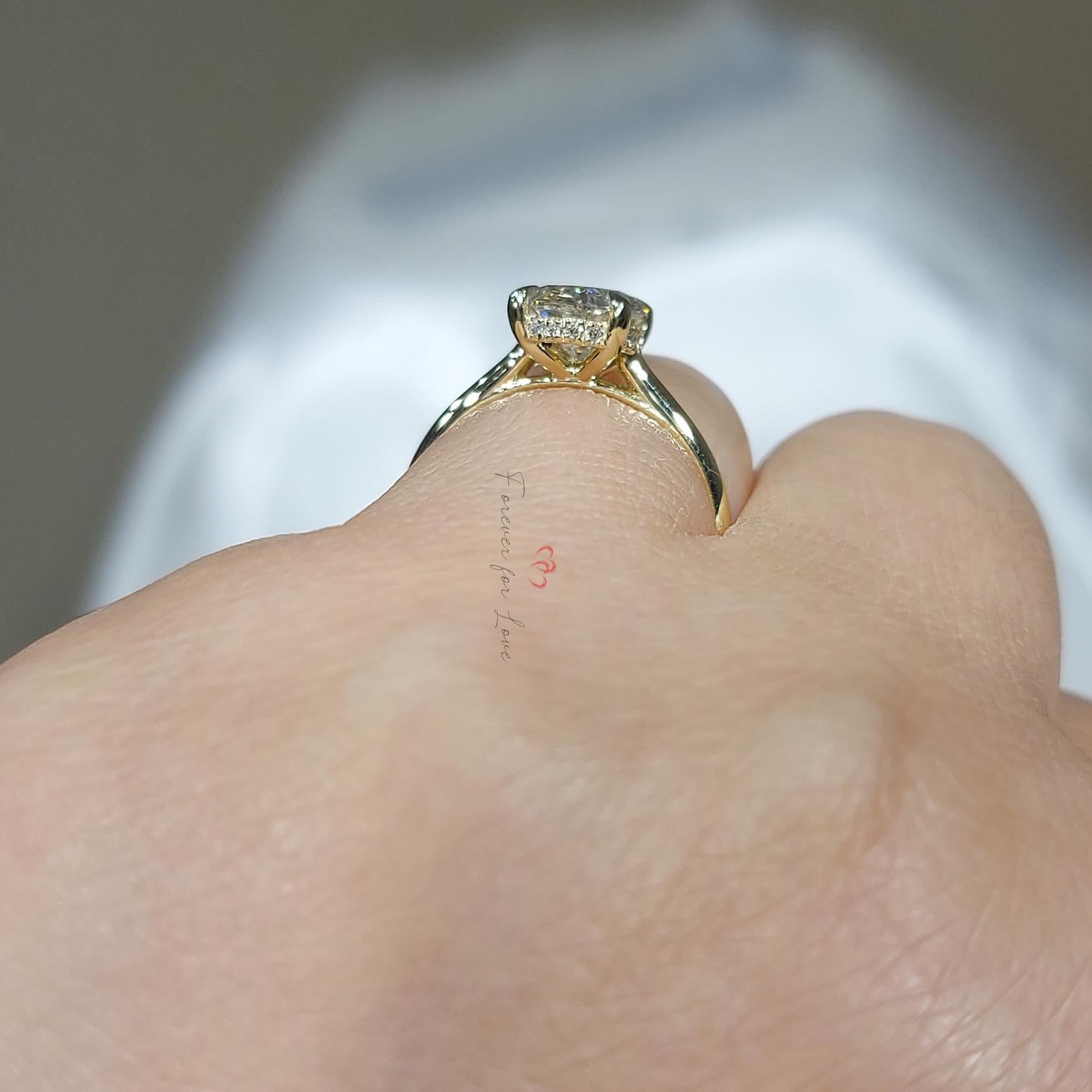 2 Ct IGI Certified Oval Diamond Engagement Ring