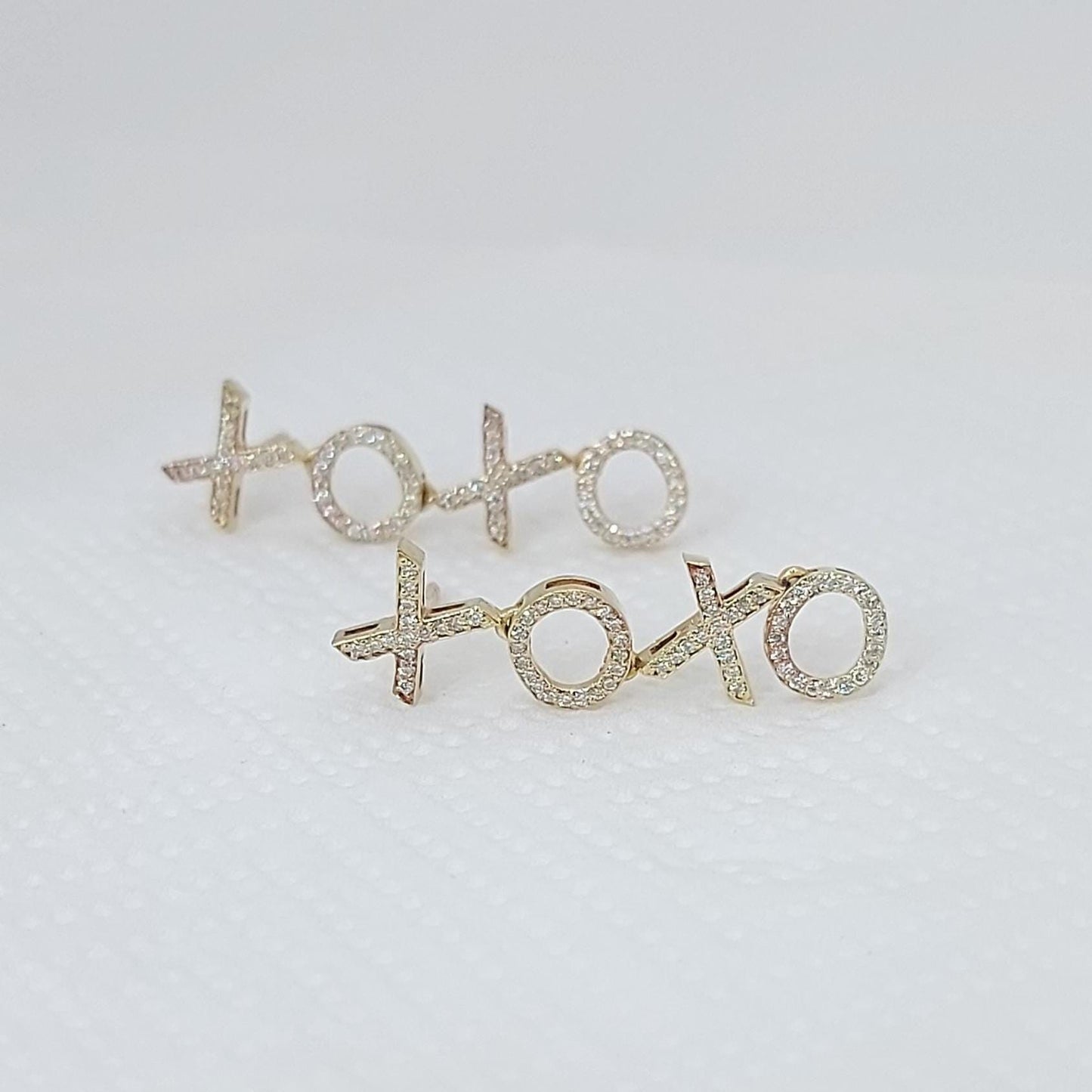 Créoles en or 14 carats et diamants, anneaux huggie de 3 mm en diamants, diamants pendants, diamants véritables, paire de boucles d'oreilles en or rose, blanc, jaune 14 carats. Moissanite engagement ring in Gold or Platinum — custom handcrafted by Forever For Love