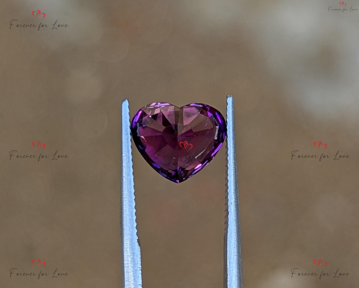 Saphir violet en forme de cœur de 3,17 carats, pierre précieuse naturelle non chauffée et non traitée du Sri Lanka, saphir bicolore violet et bleu Moissanite engagement ring in Gold or Platinum — custom handcrafted by Forever For Love