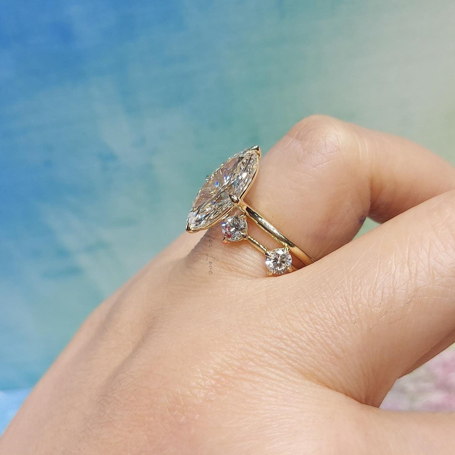 4 Karat Ovalschliff Laborgezüchteter Diamant Verlobungsring Brautset, E, VVS2 Diamantring für Frauen, Jubiläumsgeschenk, Diamantring, als Set verkauft. Oval cut Moissanite engagement ring in 935 Argentium Silber — custom handcrafted by Forever For Love