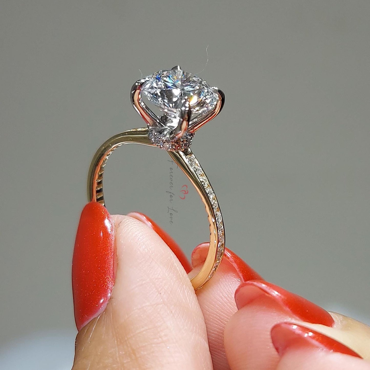Bague de Fiançailles Solitaire en Diamant de Laboratoire Rond Certifié IGI 2 Carats Round cut 1Ct Moissanite taille brillant engagement ring in Gold or Platinum — custom handcrafted by Forever For Love