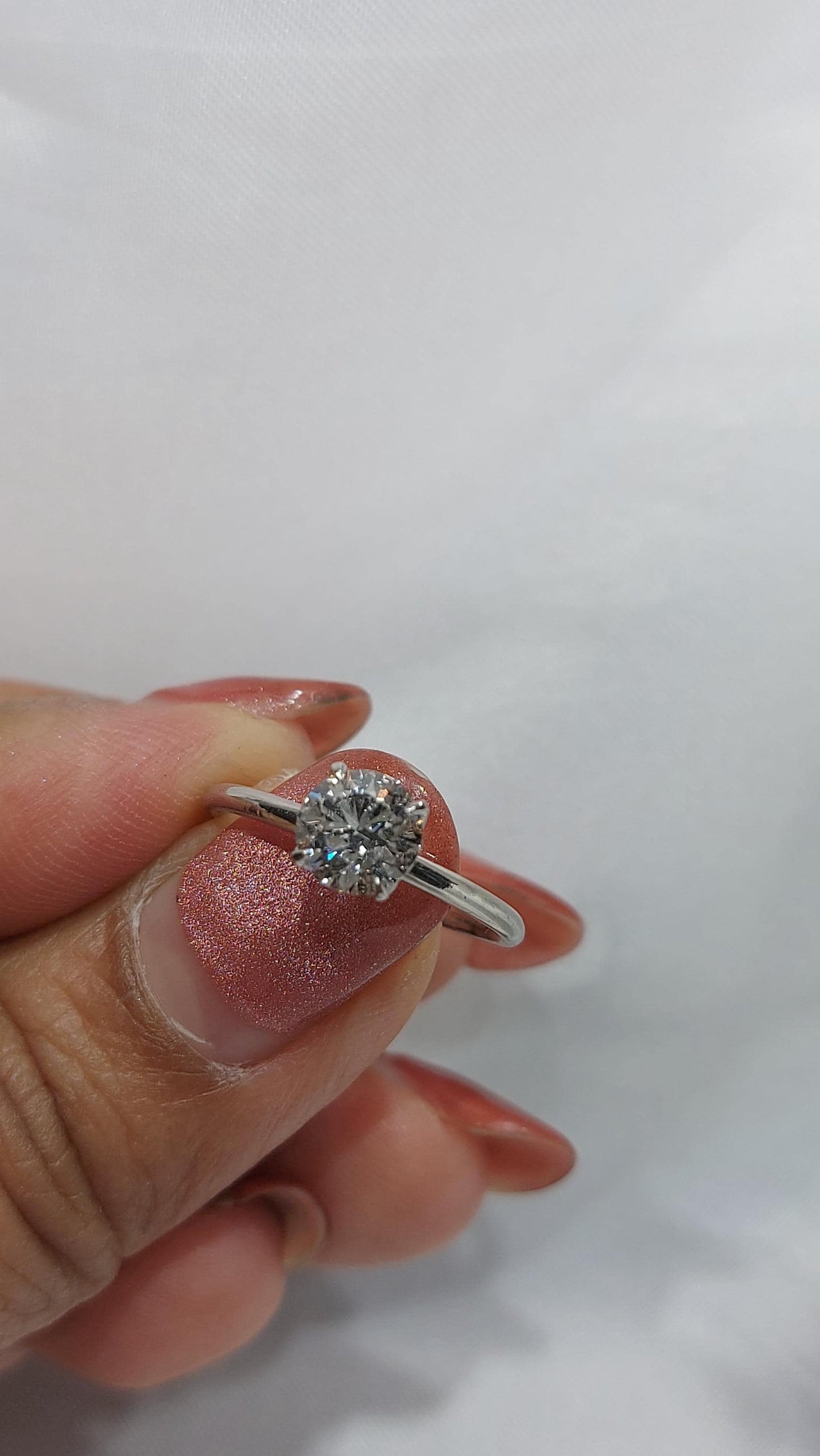 Bague de fiançailles solitaire en diamant de laboratoire rond de 0,8 carat Round cut 1Ct Moissanite taille brillant engagement ring in Gold or Platinum — custom handcrafted by Forever For Love