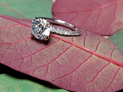 1.5 Ct IGI Certified Round Diamond Engagement Ring