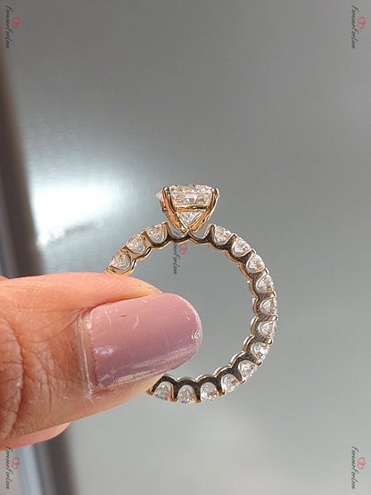 Round Moissanite Engagement Ring