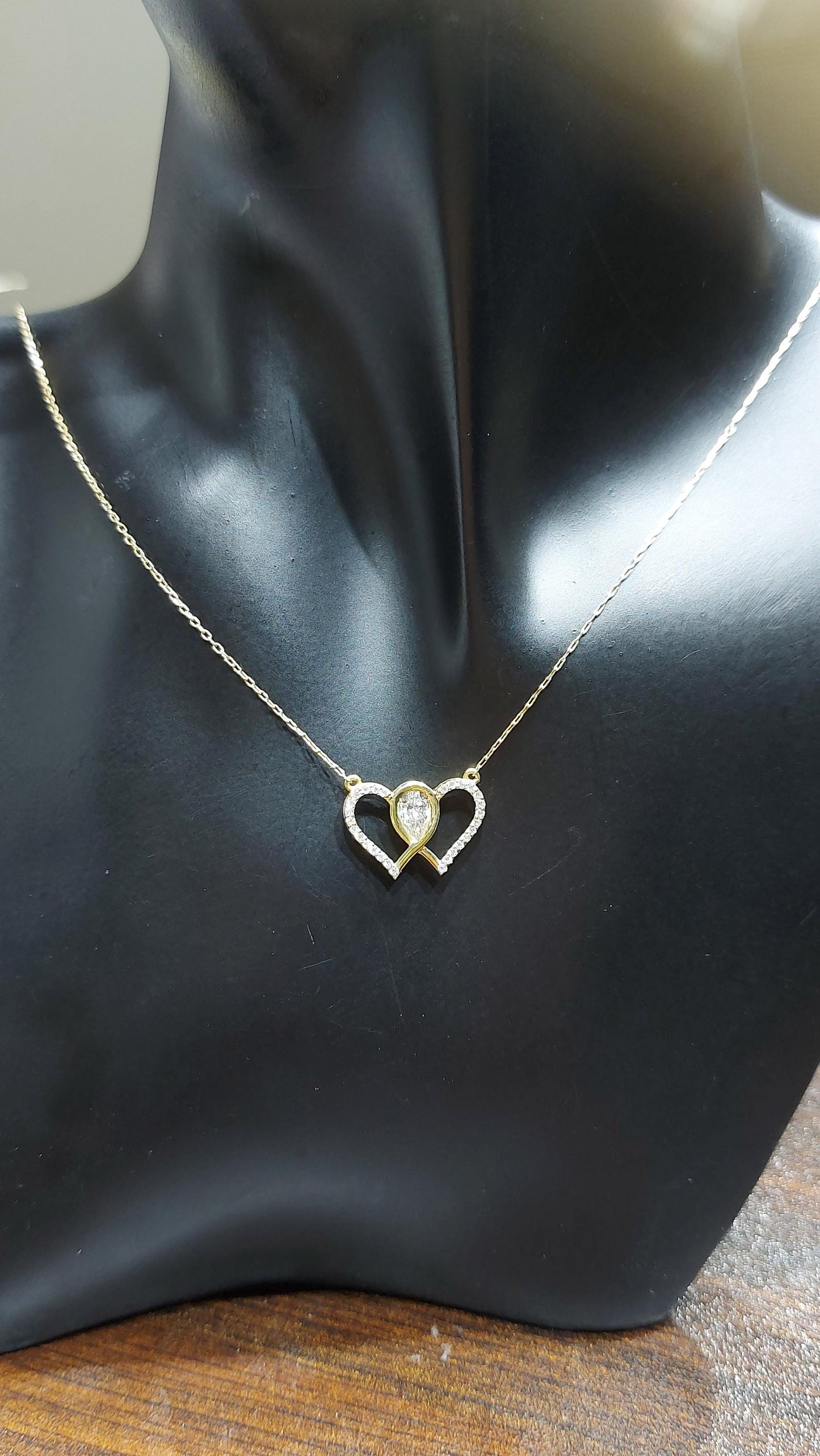 Collier double cœur en diamant, or blanc 14 carats, pendentif cœur délicat et minimaliste, collier pour femme en diamant véritable, cadeau de Saint-Valentin pour elle. Moissanite engagement ring in Gold or Platinum — custom handcrafted by Forever For Love
