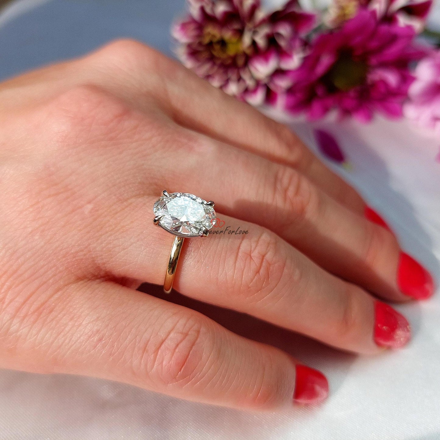 3 Karat ovaler Labor-Diamant Verlobungsring mit verstecktem Halo und Band Oval cut Moissanite engagement ring in 935er Argentium Silber — custom handcrafted by Forever For Love