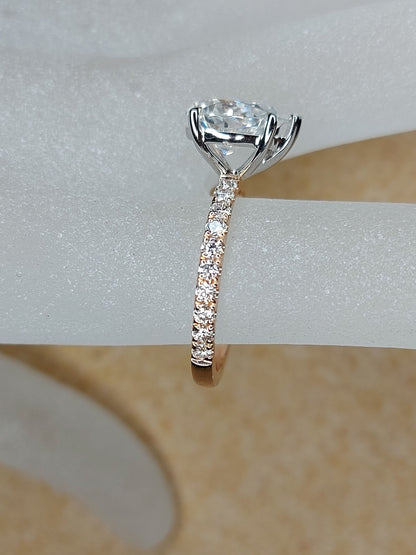 2 Ct Pear Moissanite Engagement Ring