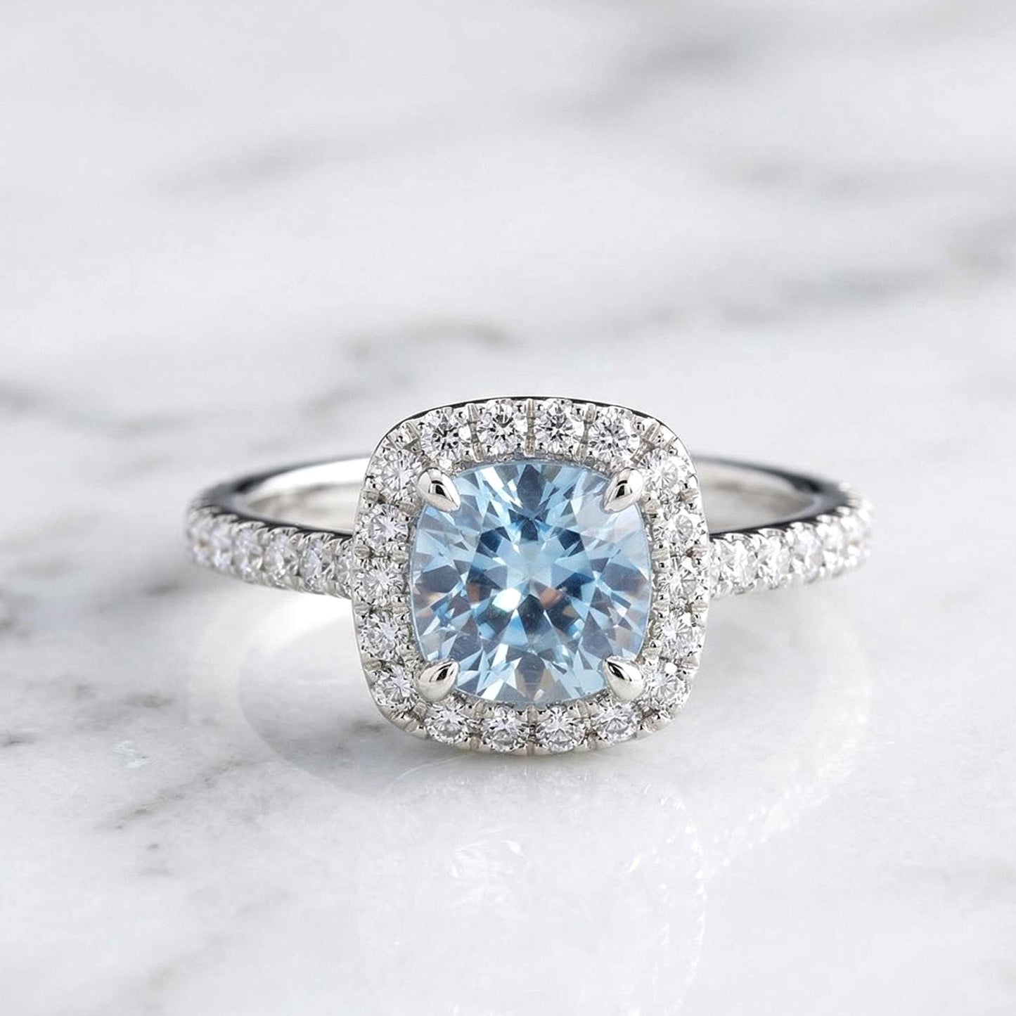 1,25 Karat runder Diamant, Aquamarin Halo Verlobungsring Round cut Moissanite engagement ring in 935 Argentium Silber — custom handcrafted by Forever For Love