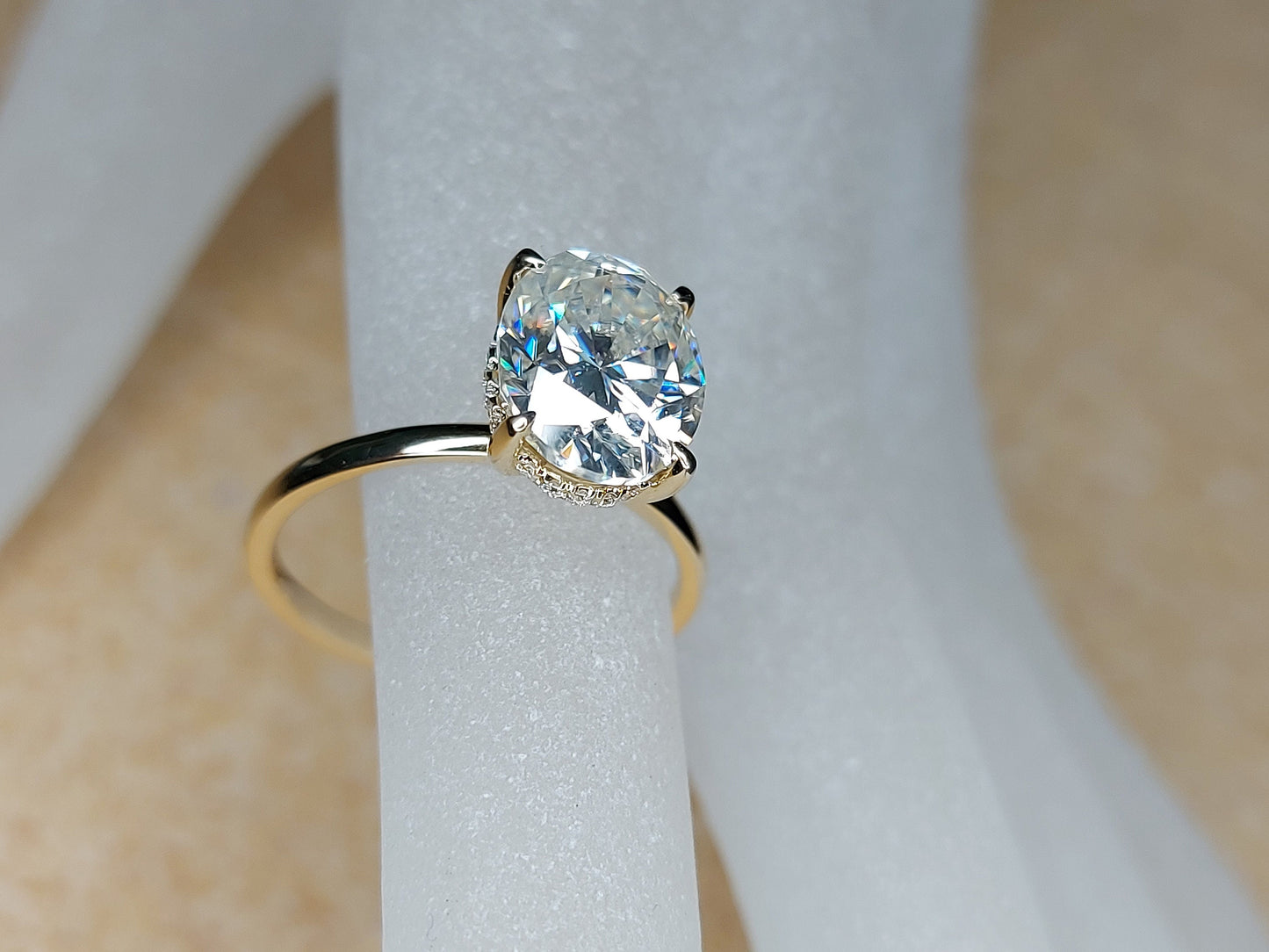 Bague de Fiançailles Solitaire Ovale Moissanite 3 Carats avec Éternité 3/4 Oval cut 1Ct Moissanite Taille Brillante engagement ring in Gold or Platinum — custom handcrafted by Forever For Love