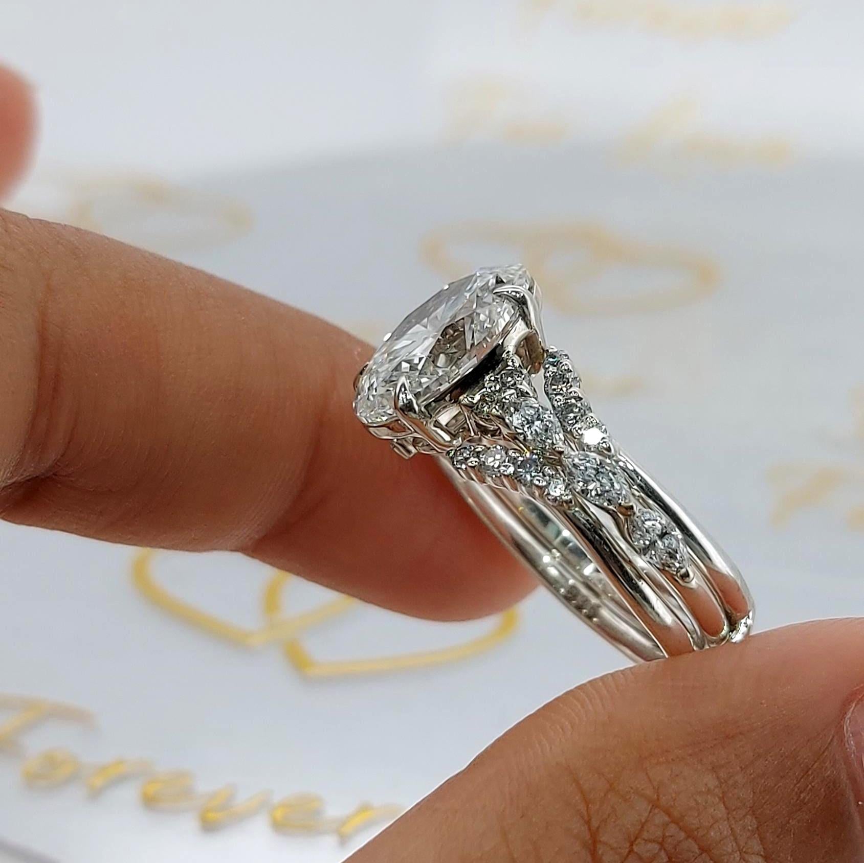3.5 Ct IGI Certified Oval Lab Diamond Engagement Ring