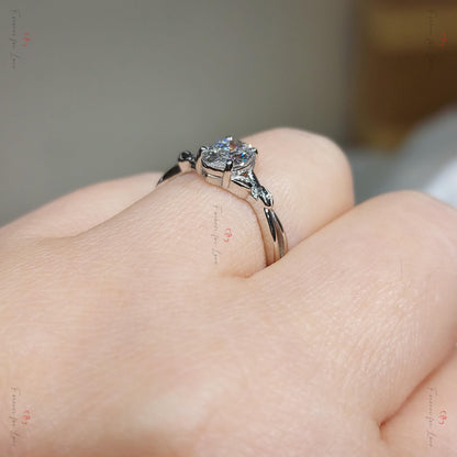 1 Ct IGI Certified Oval Diamond Engagement Ring