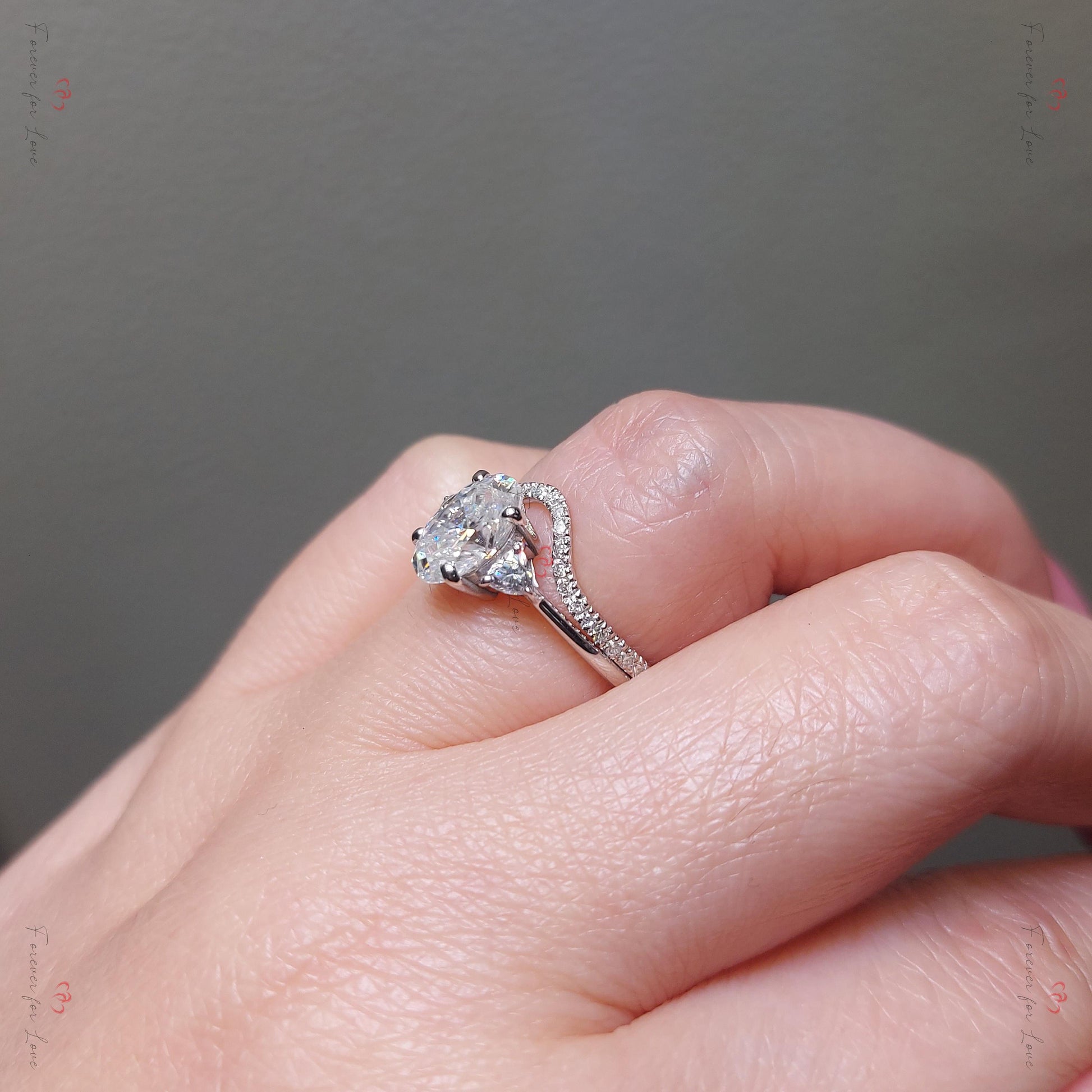 Oval Moissanite Engagement Ring