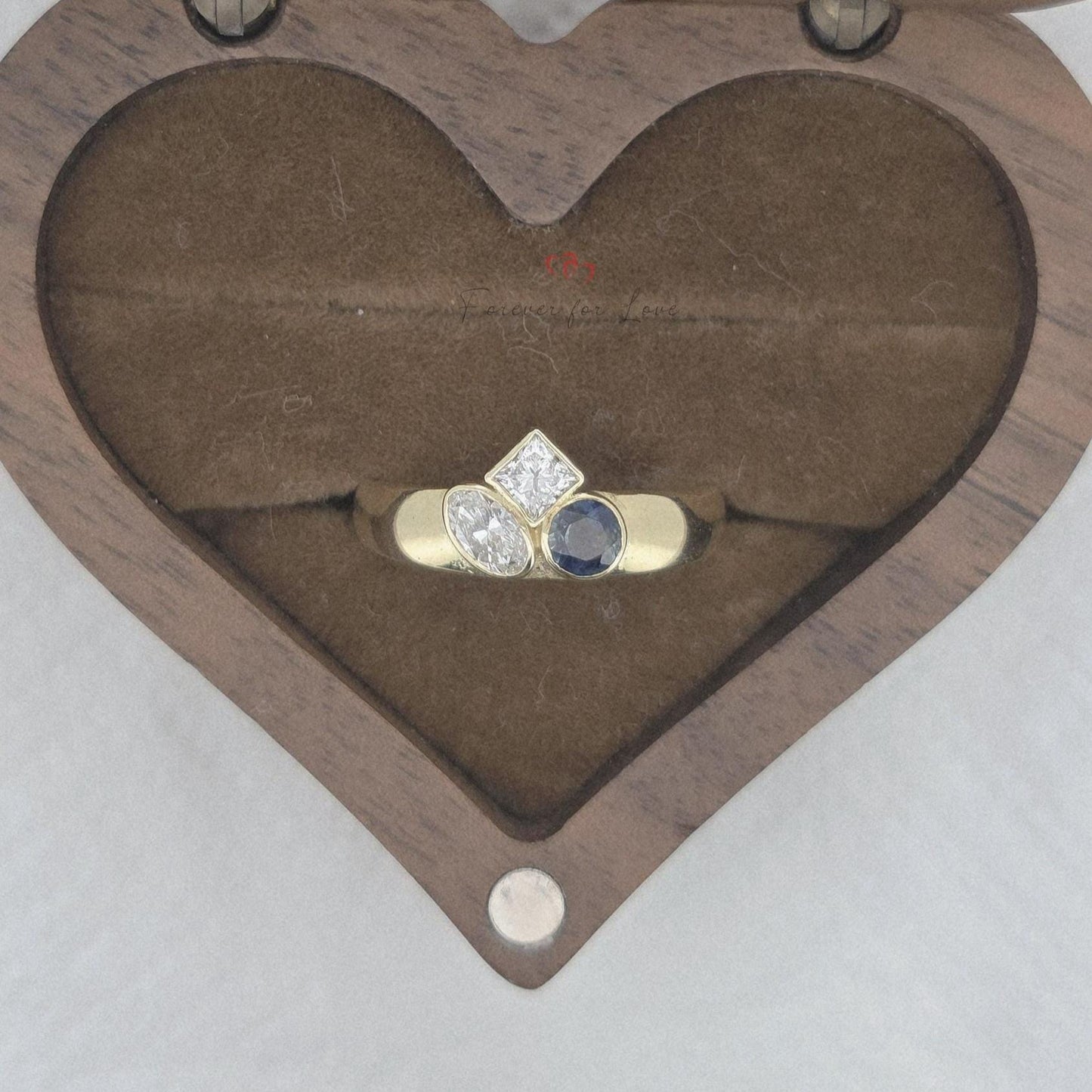 Prinzessschliff Saphir-Verlobungsring Princess cut Moissanite engagement ring in 935 Argentium Silber — custom handcrafted by Forever For Love
