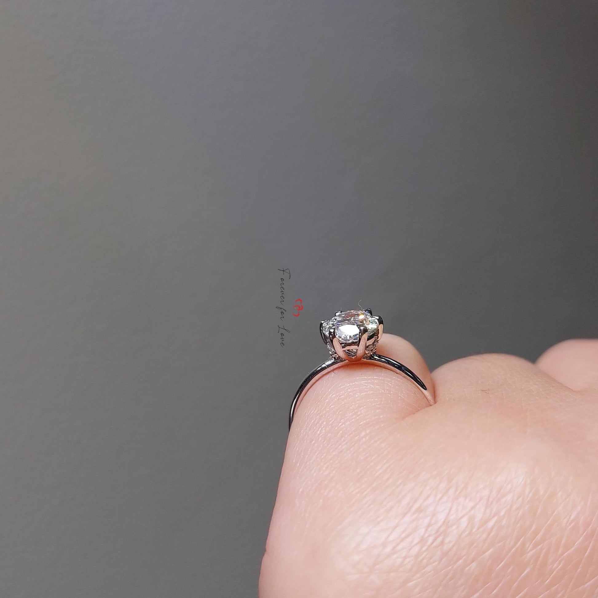 1 Ct IGI Certified Oval Diamond Solitaire Engagement Ring