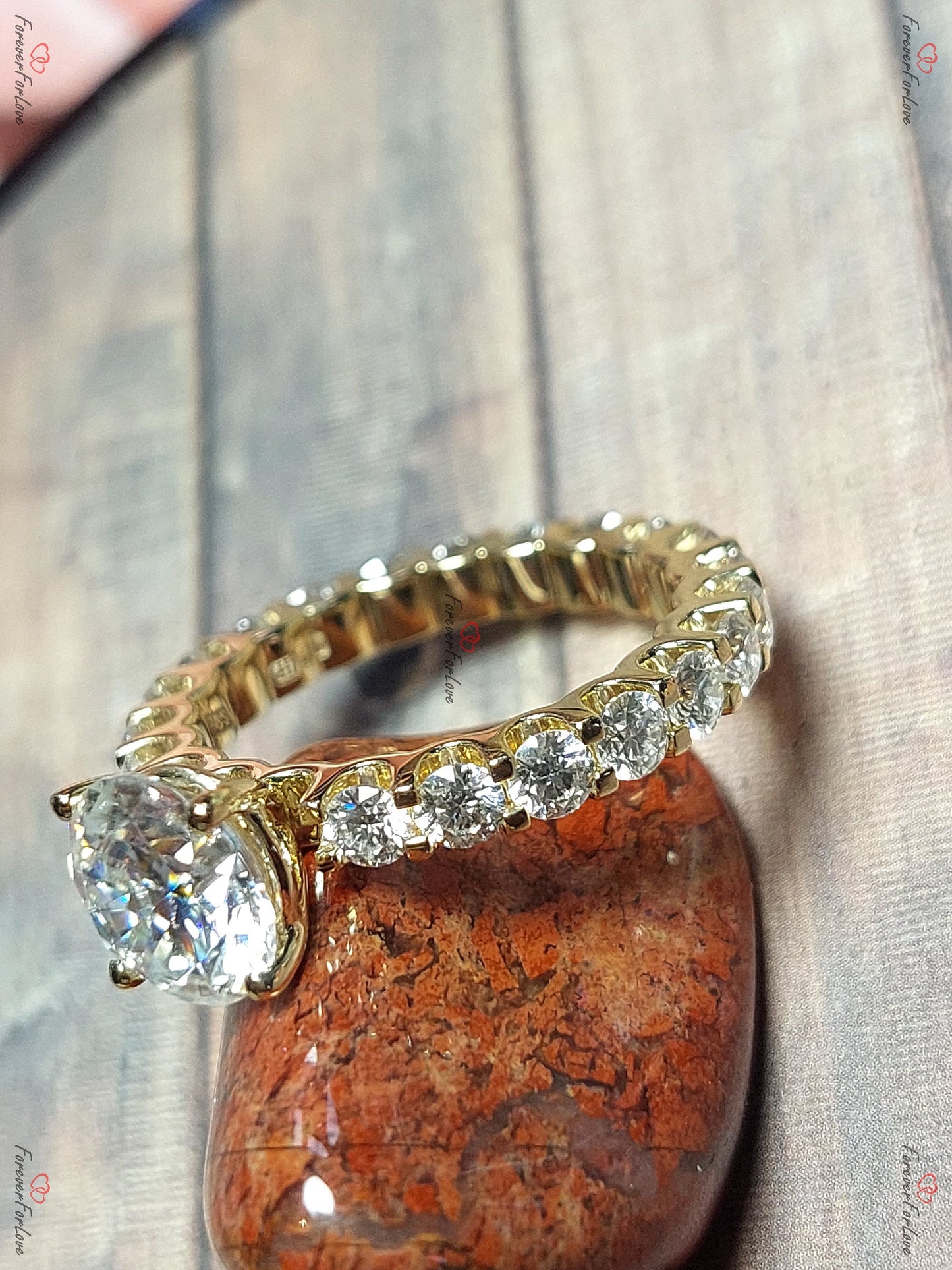 Runder Moissanit Art Déco klobiger Band Verlobungsring Round cut Moissanite engagement ring in 935 Argentium Silber — custom handcrafted by Forever For Love