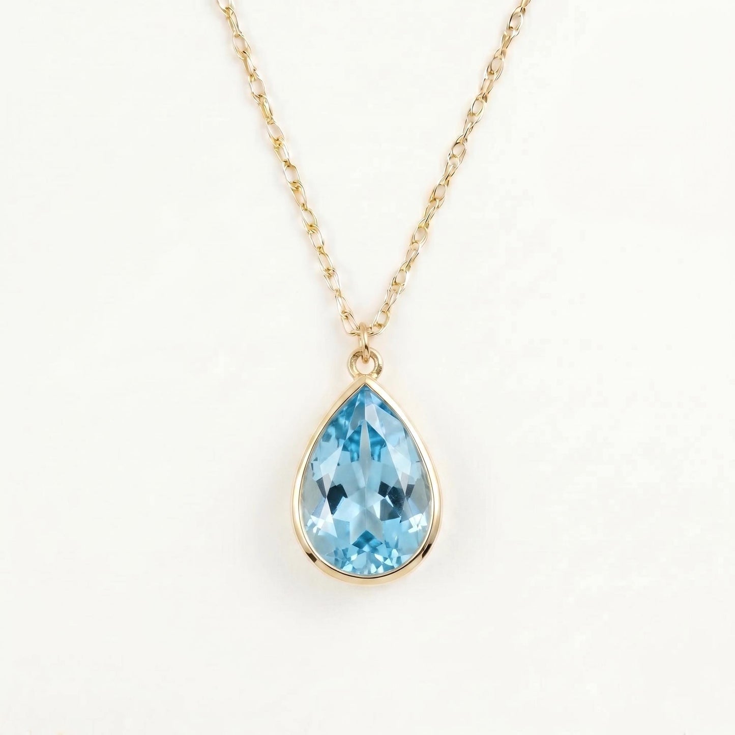 1 Karat Birnen-Aquamarin-Halskette, 14 Karat Massivgold, zarter minimalistischer Anhänger, Birnenhalskette für Damen, besonderes Geschenk für sie. Moissanite engagement ring in Gold or Platinum — custom handcrafted by Forever For Love