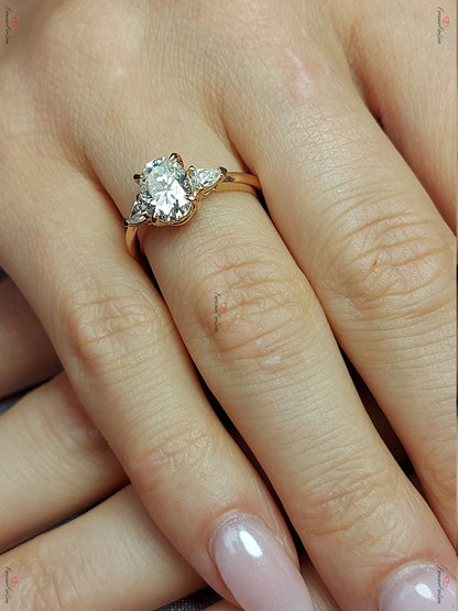 Oval Diamond, Moissanite Engagement Ring