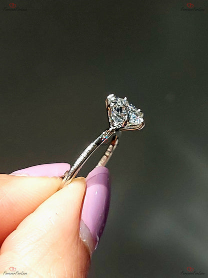1.5 Ct IGI Certified Round Lab Diamond Engagement Ring