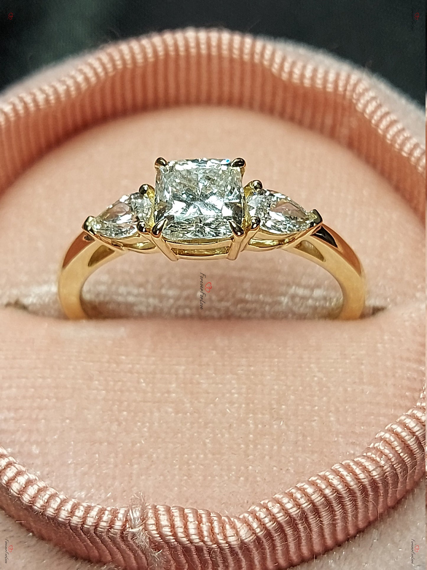 1 Karat GIA-zertifizierter Cushion-Diamant-Verlobungsring Cushion cut Moissanite engagement ring in 935 Argentium Silber — custom handcrafted by Forever For Love