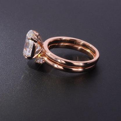 2 Ct Oval Diamond, Moissanite Halo Engagement Ring