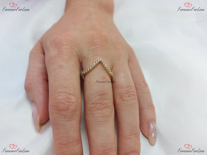 Round Diamond Engagement Ring