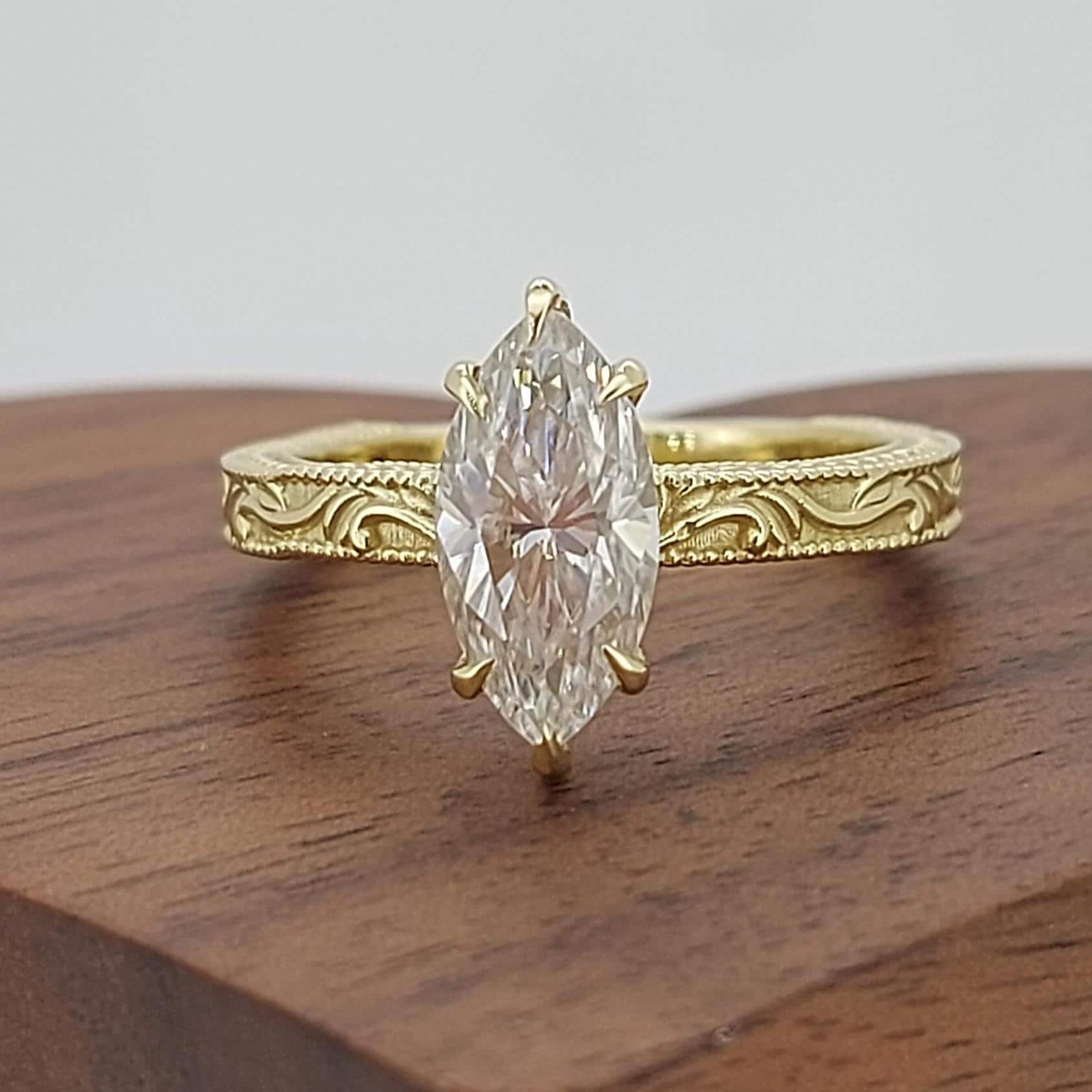 1.0 Ct IGI Certified Oval Lab Diamond Engagement Ring