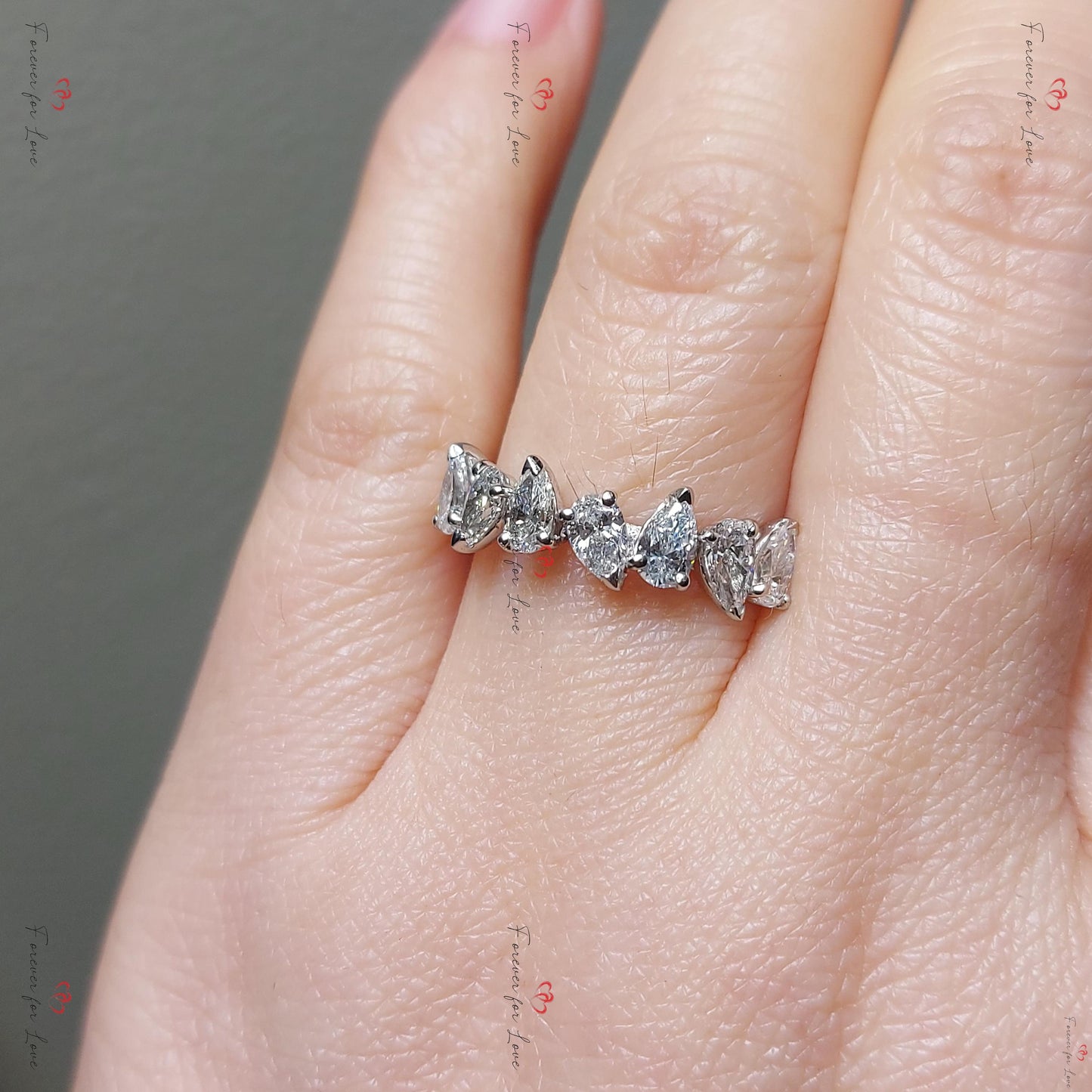 Birnen-Labor-Diamant-Halb-Eternity-Band – Gold & Platin Pear cut Moissanite engagement ring in 935 Argentium Silber — custom handcrafted by Forever For Love