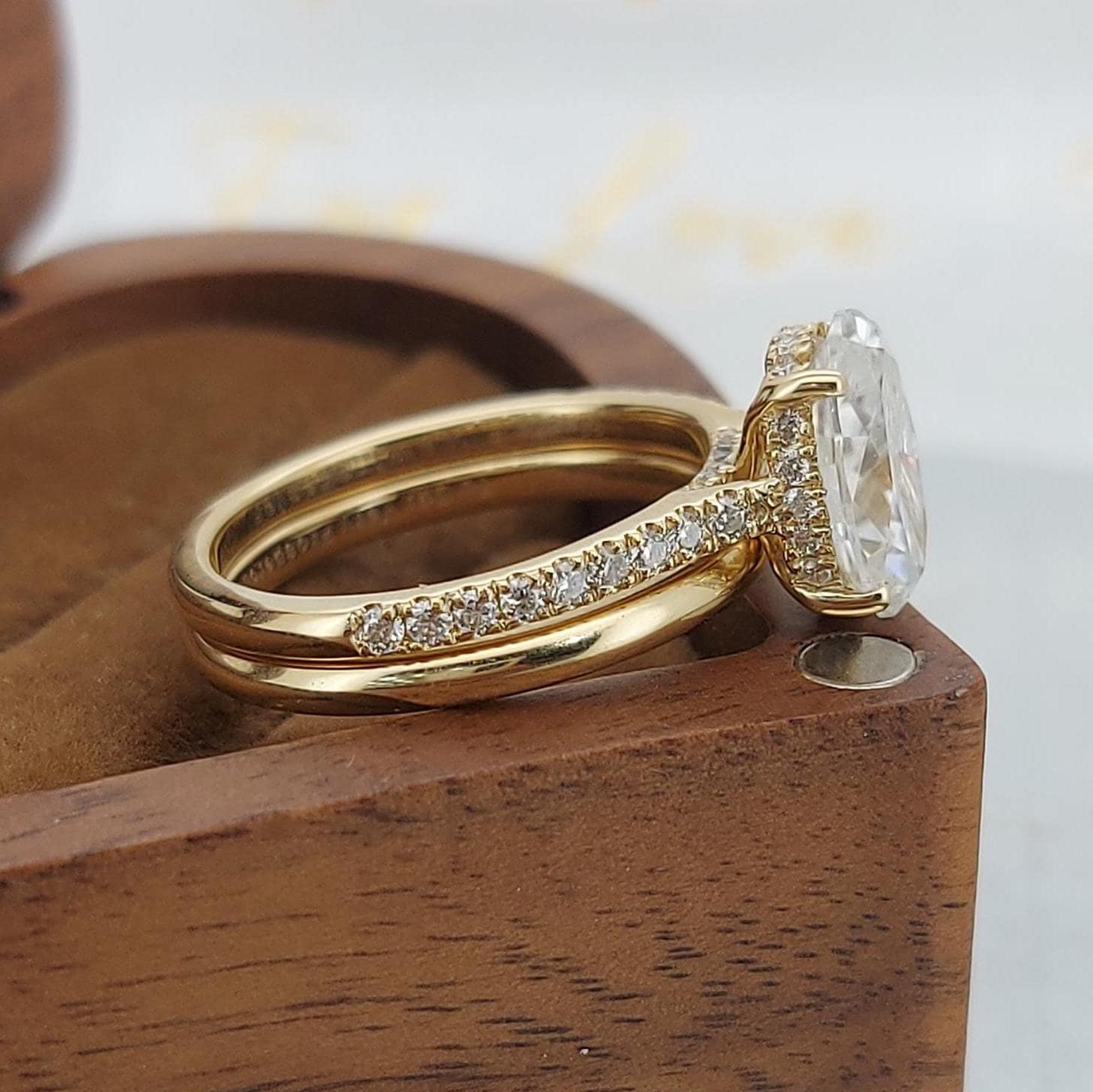 2 Ct Oval Moissanite Eternity Band