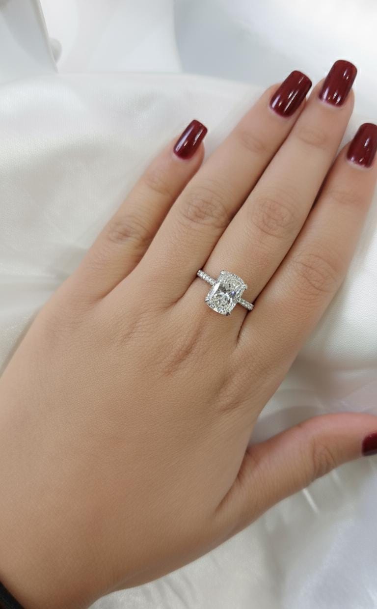 Bague de Fiançailles Solitaire 3 Ct en Diamant de Laboratoire Certifié IGI Taille Coussin Cushion cut 1Ct Moissanite coupe brillante engagement ring in Gold or Platinum — custom handcrafted by Forever For Love