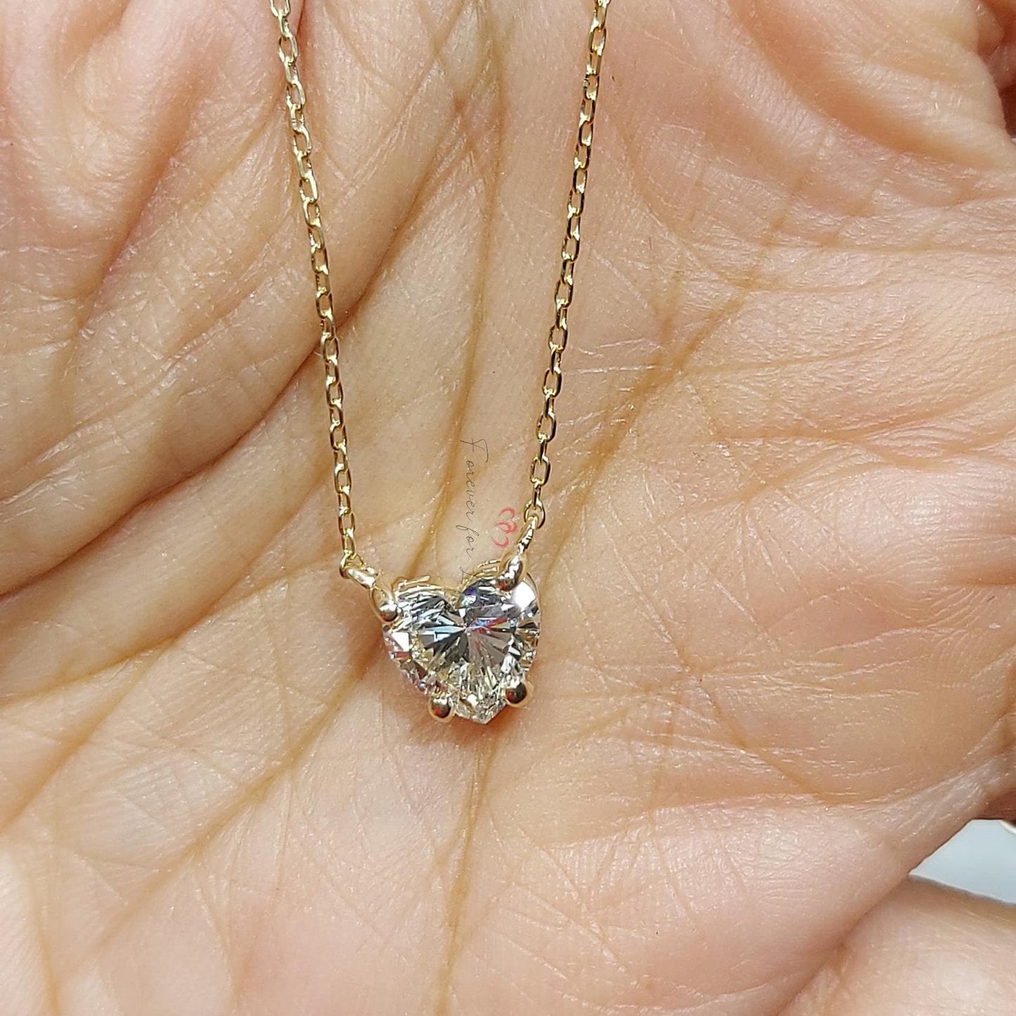 1 Karat zertifizierte Herz Diamant Halskette, 14k Gelbgold, zierlicher minimalistischer Herzanhänger, Diamant Damenkette, besonderes Geschenk für sie. Moissanite engagement ring in Gold or Platinum — custom handcrafted by Forever For Love