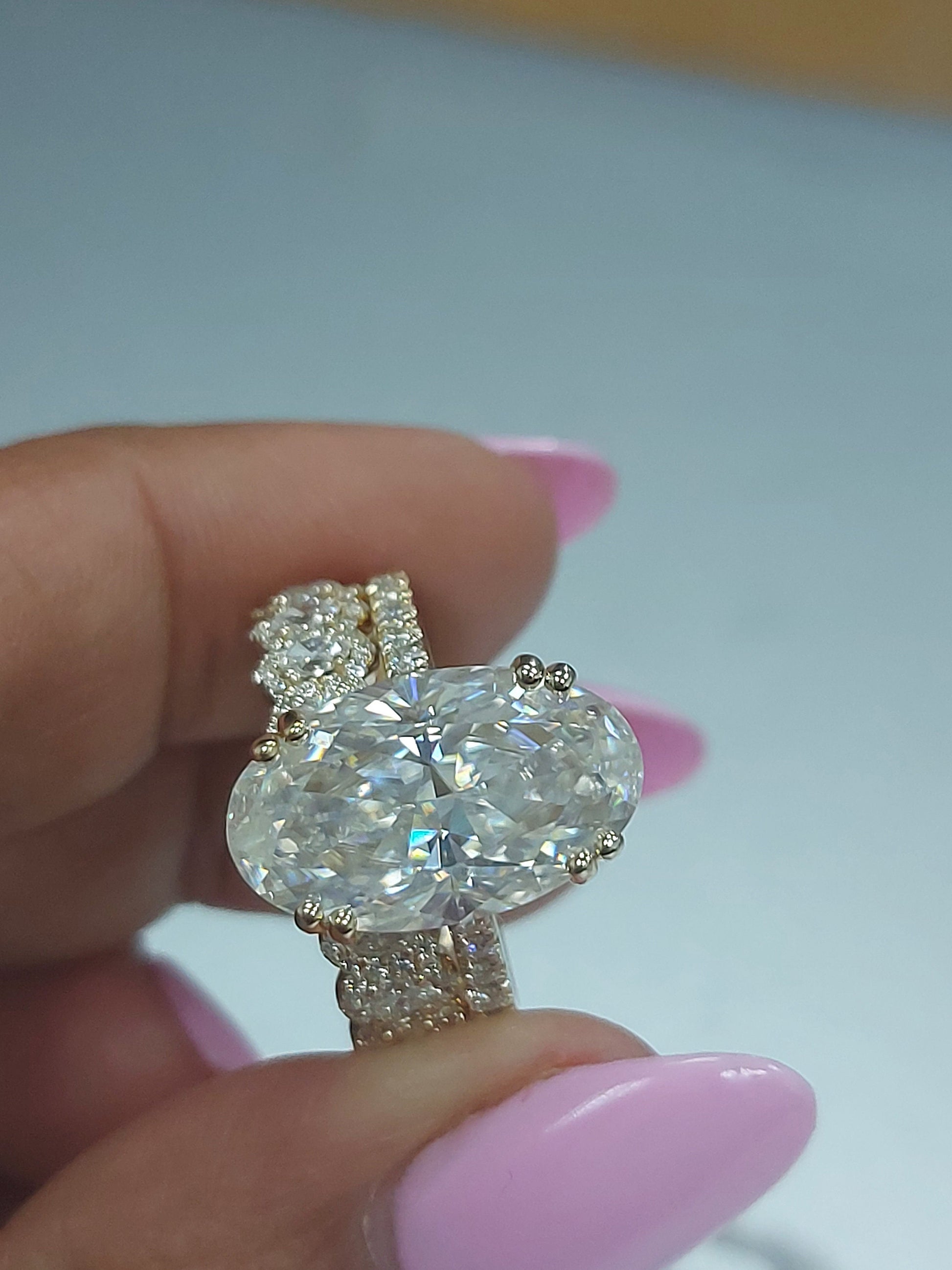 9 Ct Oval Lab Diamond, Moissanite Halo Ring