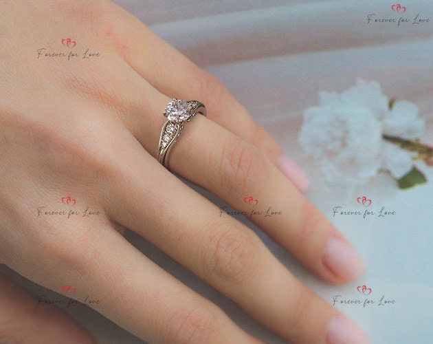 Verlobungsring mit rundem Labor-Diamanten Round cut Moissanite engagement ring in Gold or Platinum — custom handcrafted by Forever For Love