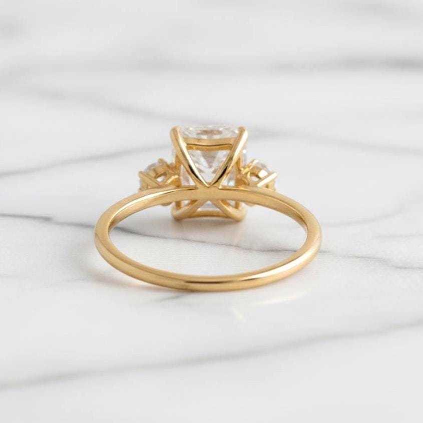 2 Karat IGI zertifizierter Kissenschliff Labor-Diamant Verlobungsring Cushion cut Moissanite engagement ring in 935er Argentium Silber — custom handcrafted by Forever For Love